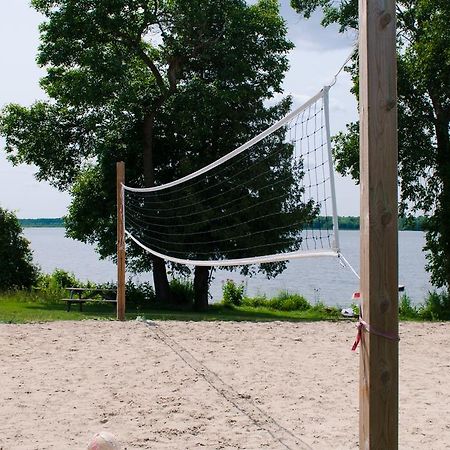 Woodland Estate Resort Campbellford Bagian luar foto