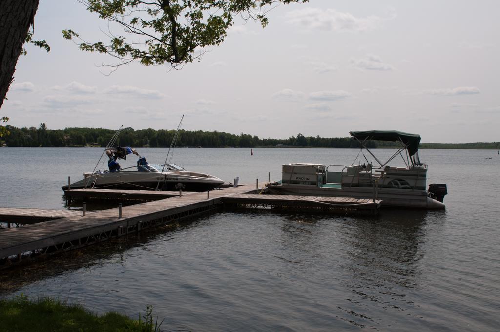 Woodland Estate Resort Campbellford Bagian luar foto